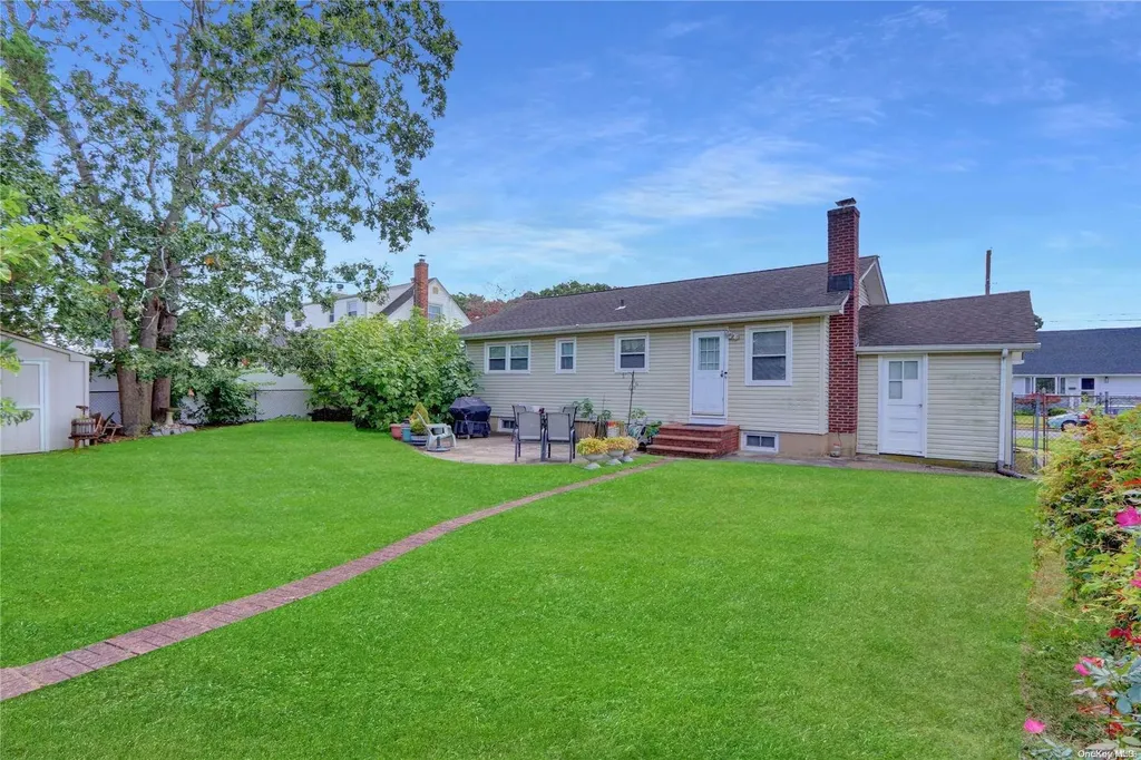 163 Hamilton Avenue Massapequa NY 11758