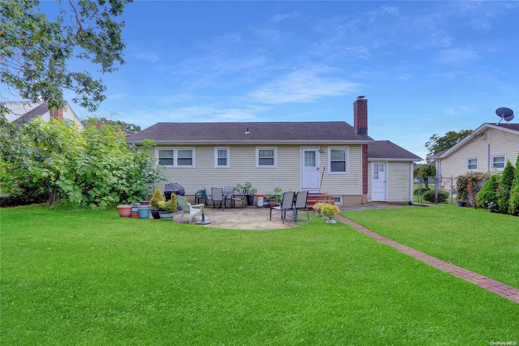 163 Hamilton Avenue Massapequa NY 11758