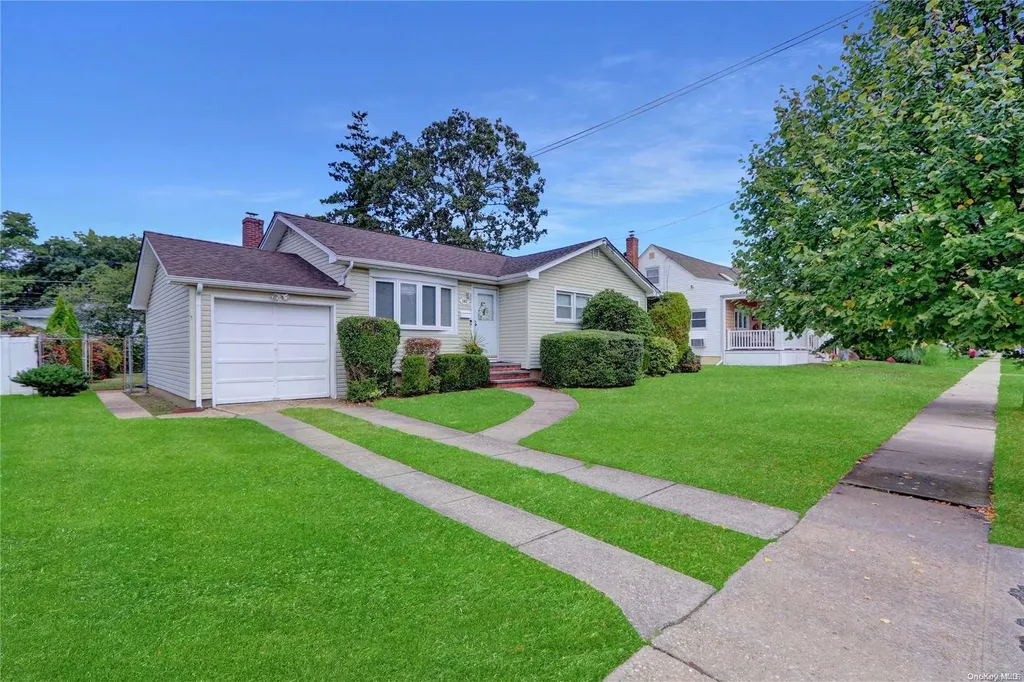 163 Hamilton Avenue Massapequa NY 11758