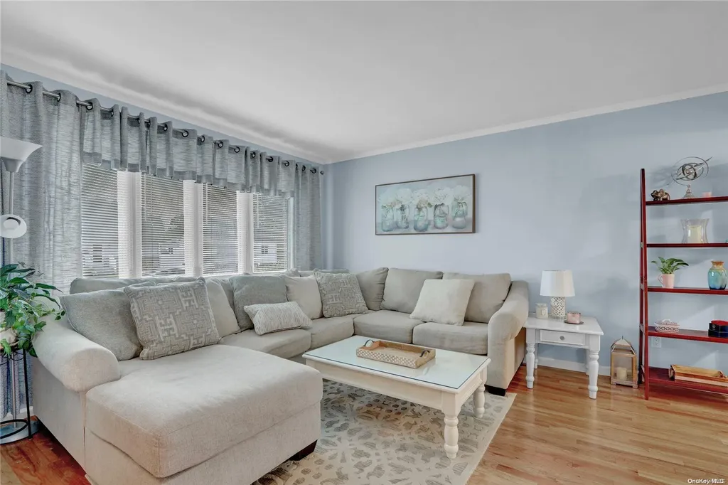 163 Hamilton Avenue Massapequa NY 11758