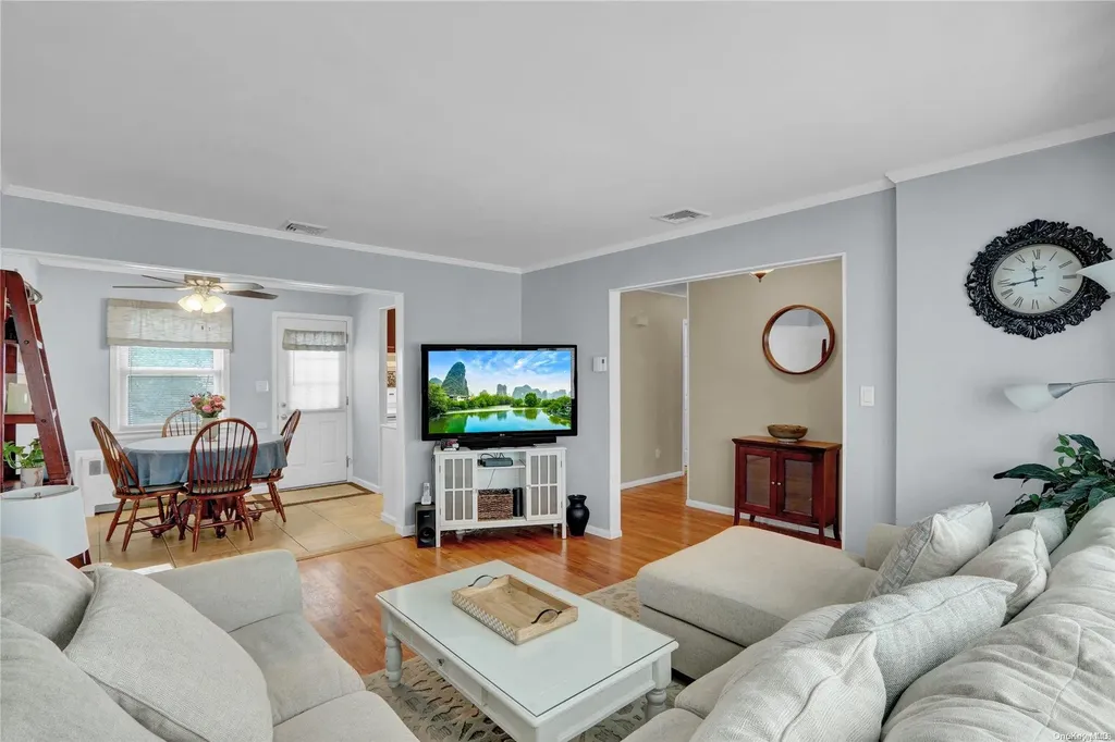 163 Hamilton Avenue Massapequa NY 11758