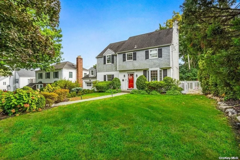48 Normandy Lane Manhasset NY 11030