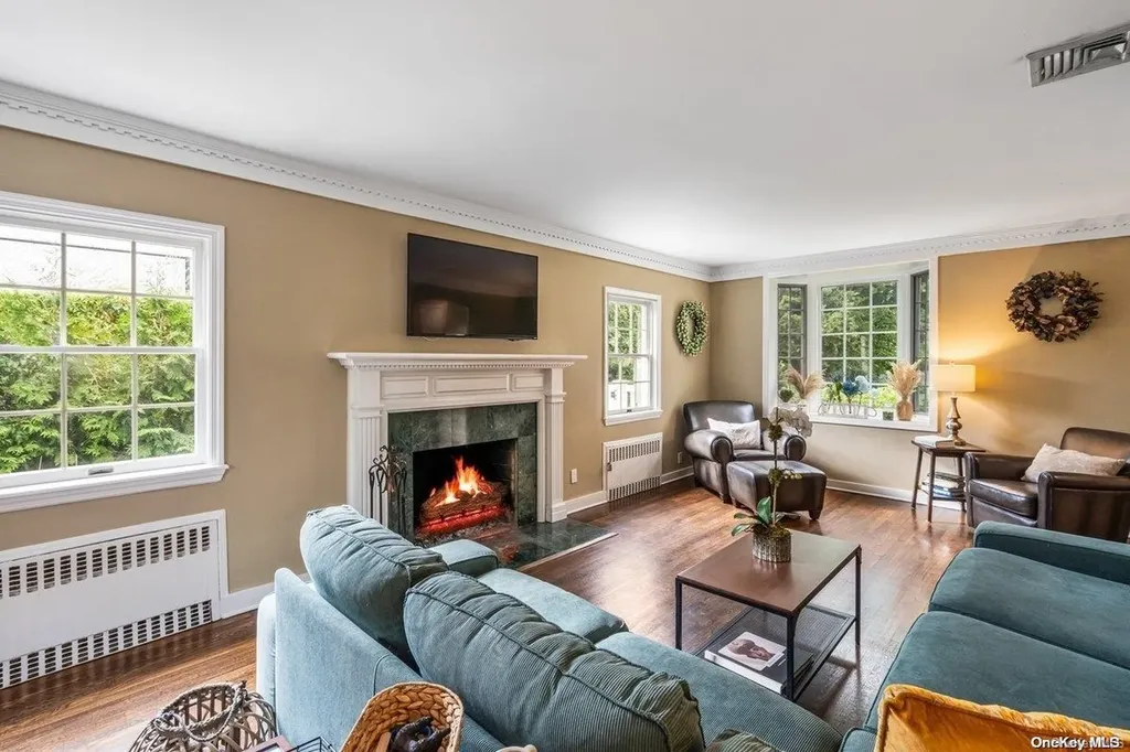 48 Normandy Lane Manhasset NY 11030