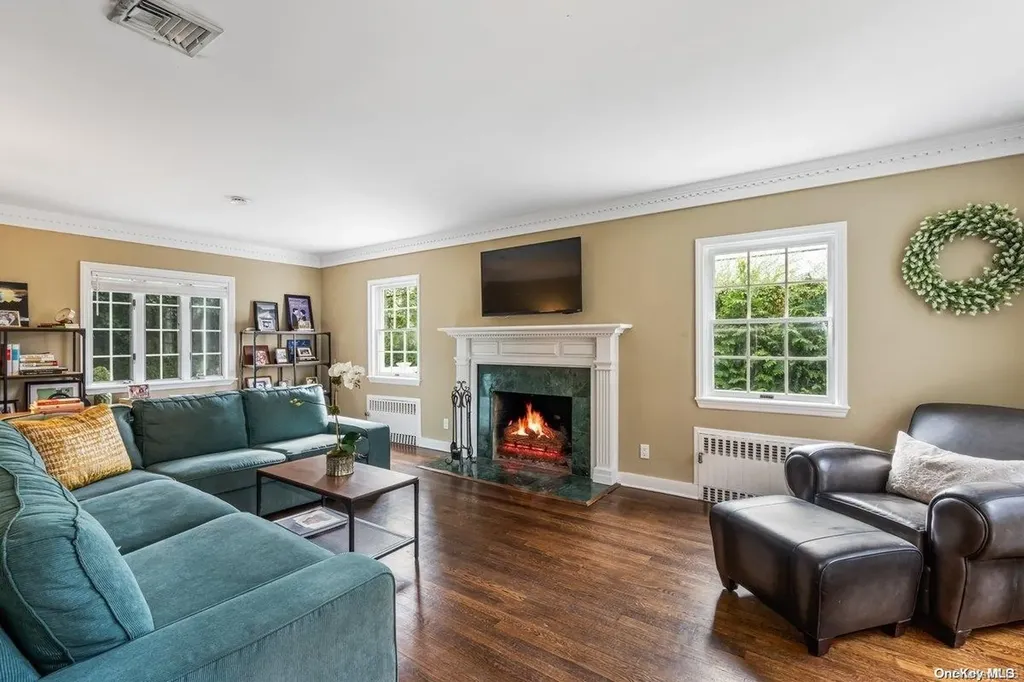 48 Normandy Lane Manhasset NY 11030