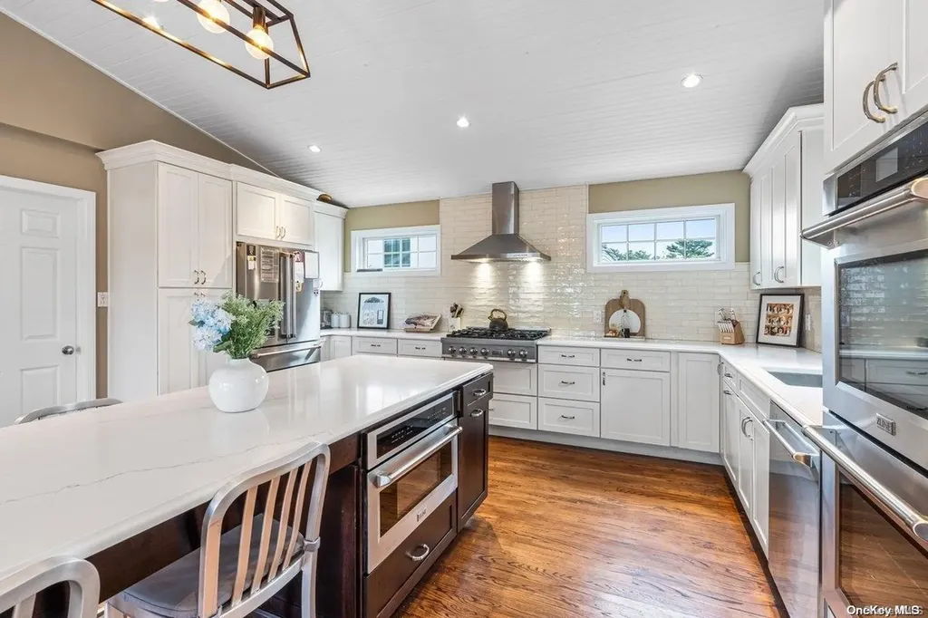 48 Normandy Lane Manhasset NY 11030