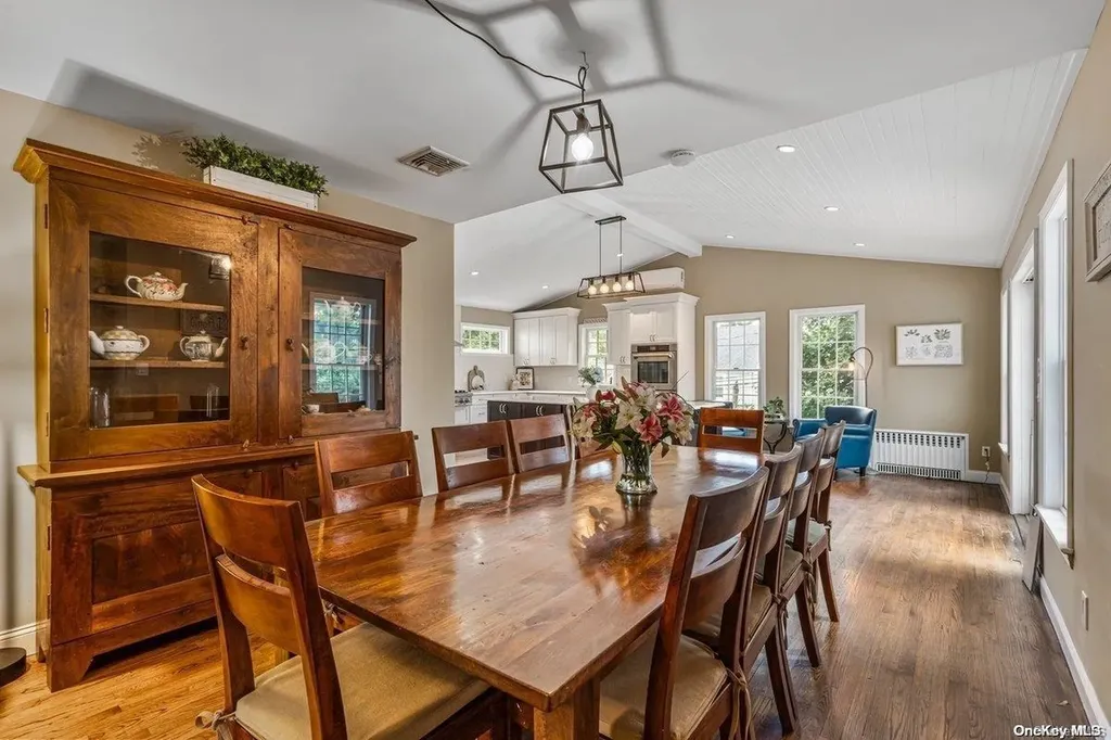 48 Normandy Lane Manhasset NY 11030