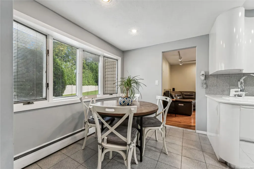 38 Sagamore Way S Jericho NY 11753