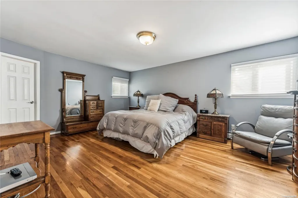 38 Sagamore Way S Jericho NY 11753