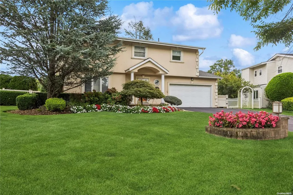 38 Sagamore Way S Jericho NY 11753