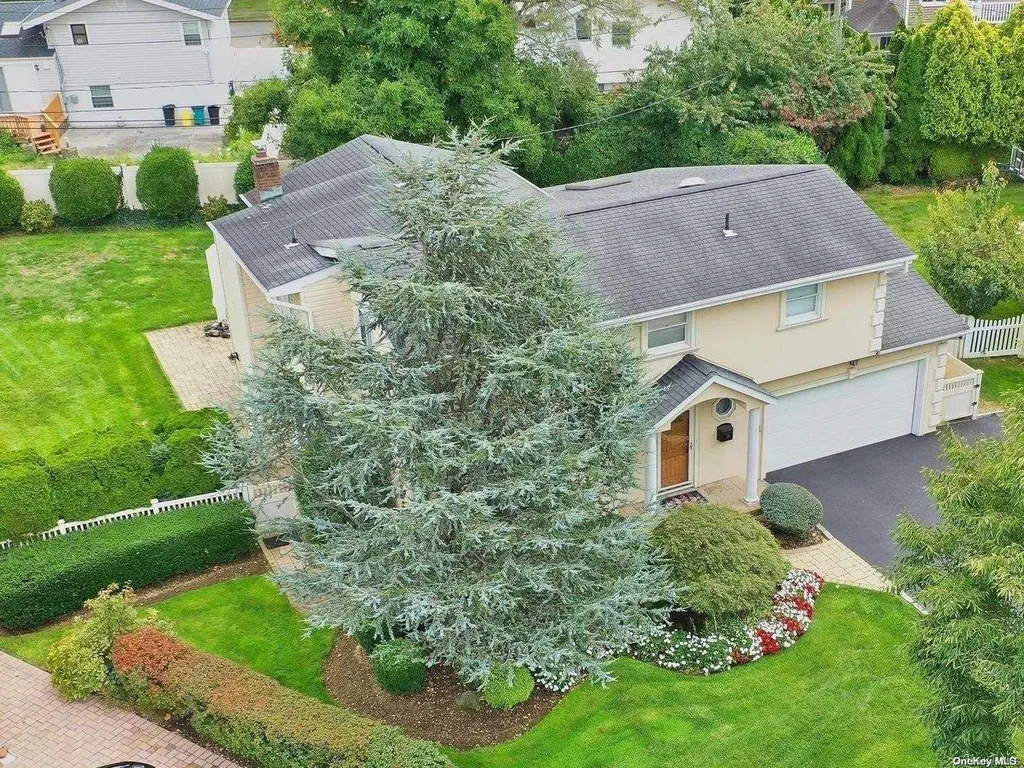 38 Sagamore Way S Jericho NY 11753