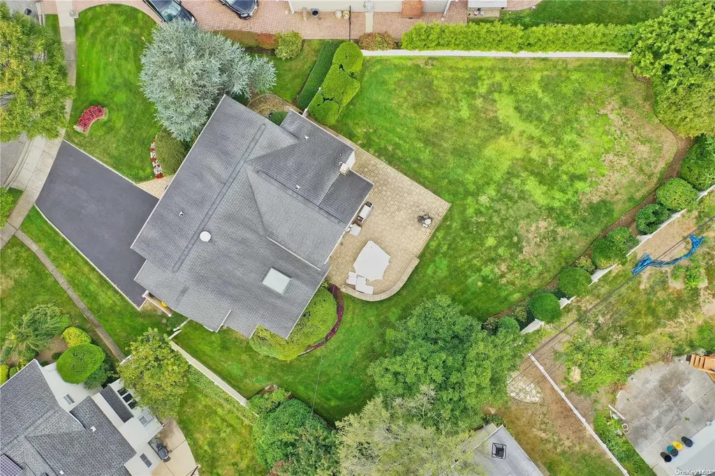 38 Sagamore Way S Jericho NY 11753