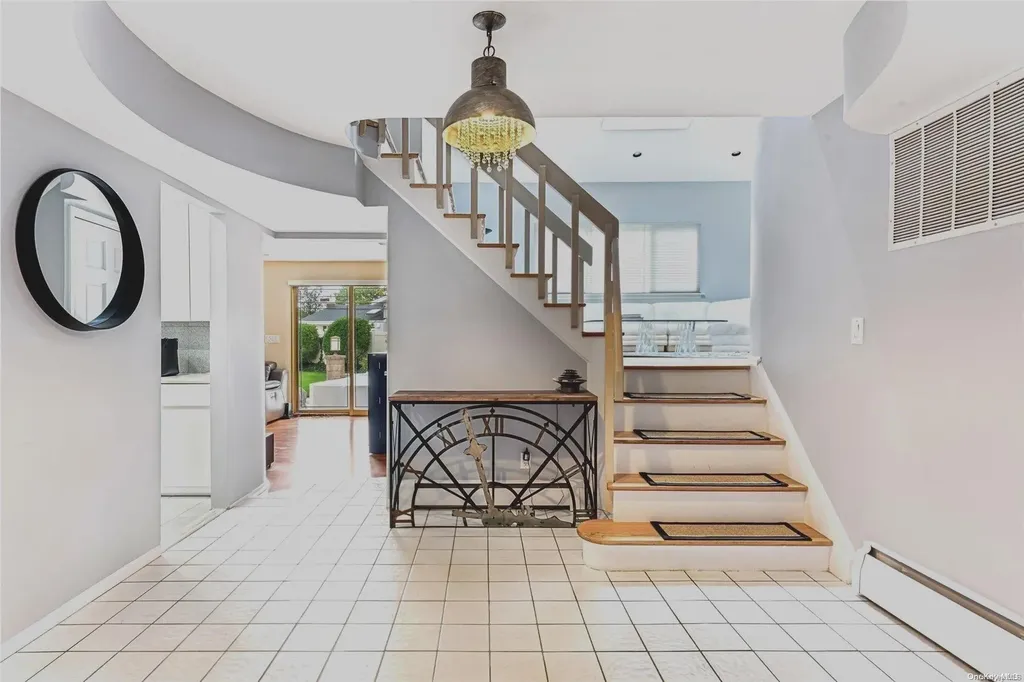 38 Sagamore Way S Jericho NY 11753