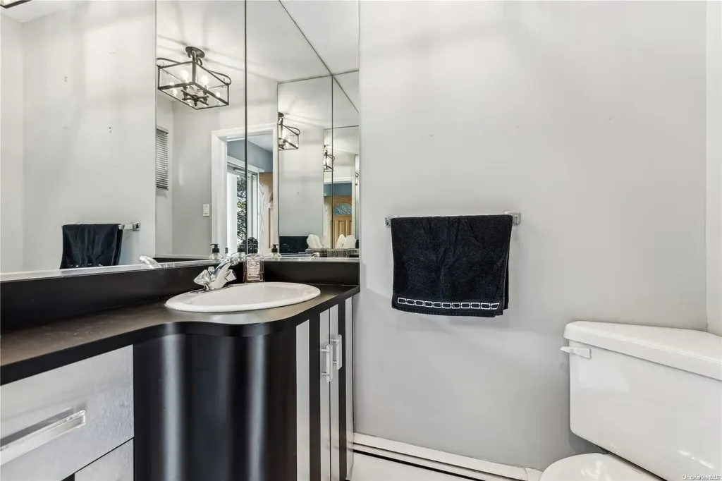 38 Sagamore Way S Jericho NY 11753