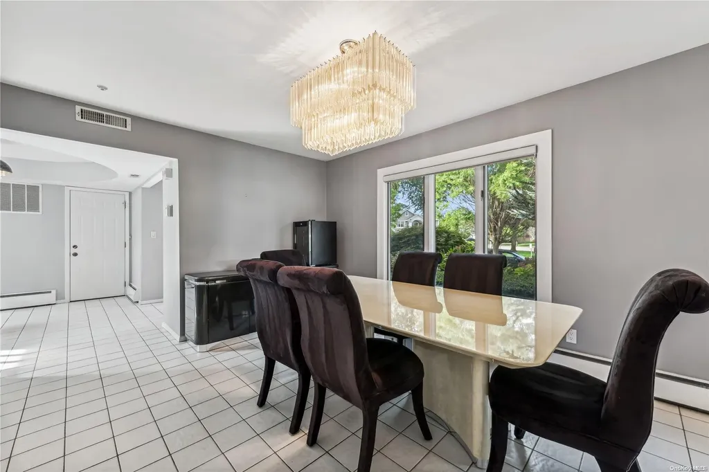 38 Sagamore Way S Jericho NY 11753