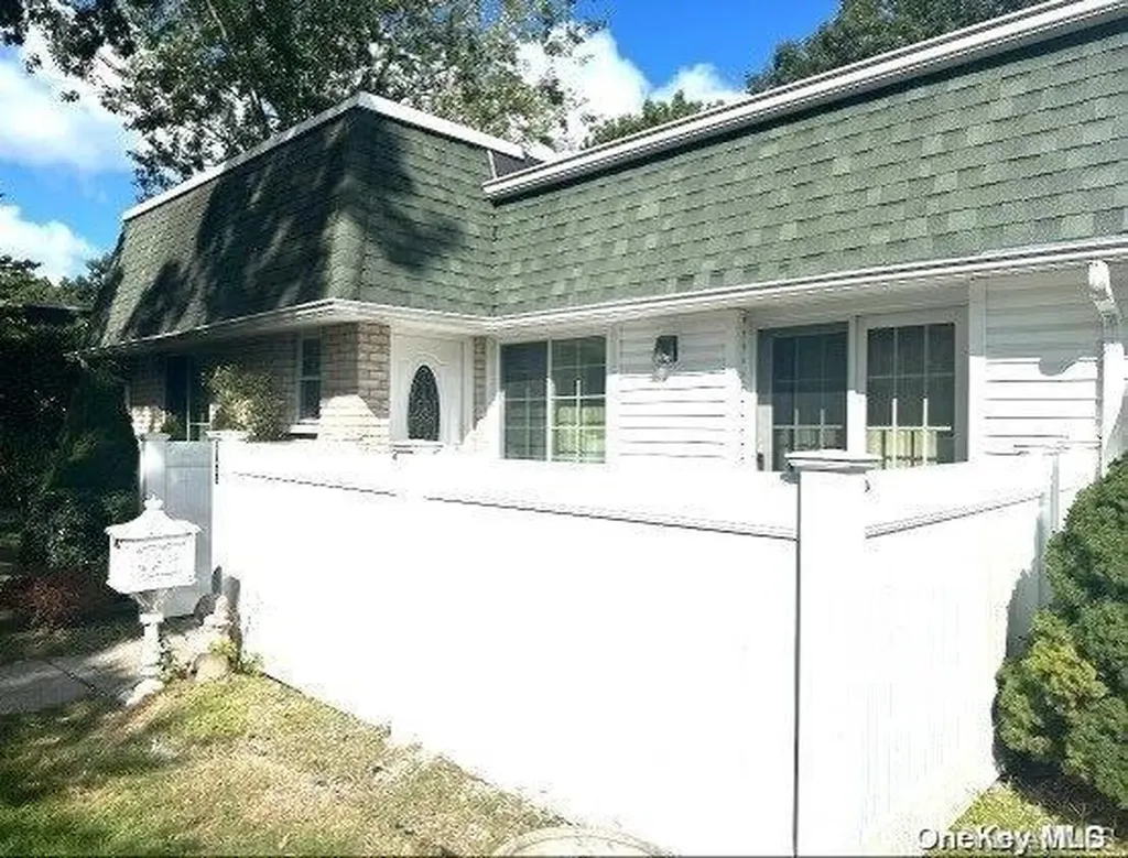 685 Blue Ridge Drive Medford NY 11763