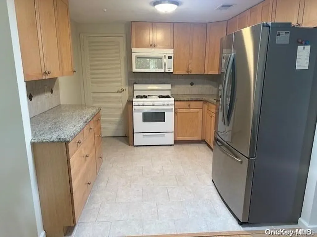 685 Blue Ridge Drive Medford NY 11763