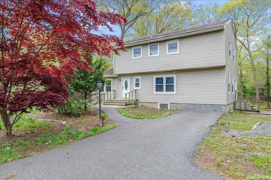 404 Oxhead Road Stony Brook NY 11790
