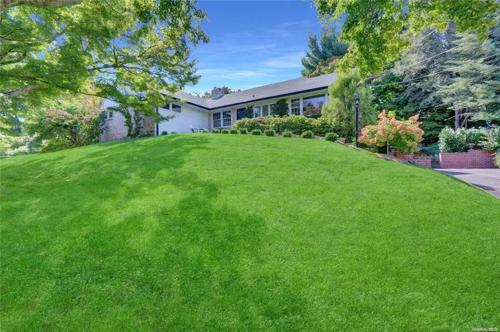 9 Griffith Lane Huntington NY 11743