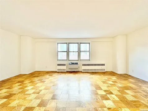 8615 Broadway Elmhurst NY 11373