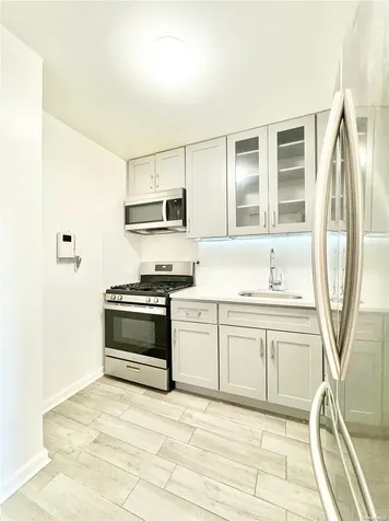 8615 Broadway Elmhurst NY 11373
