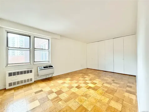 8615 Broadway Elmhurst NY 11373