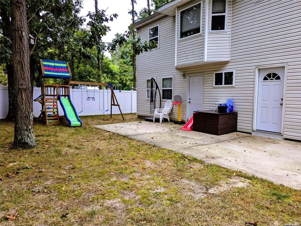 949 Old Town Road Coram NY 11727