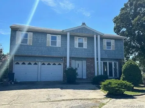 38 Melody Lane Amityville NY 11701