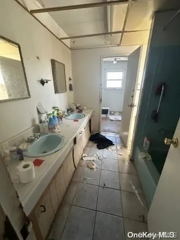 38 Melody Lane Amityville NY 11701