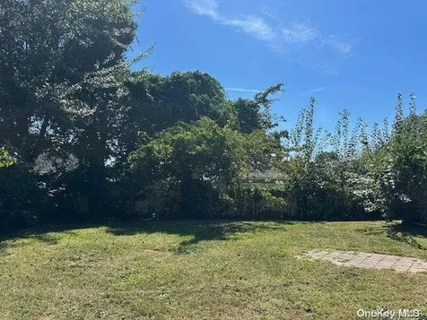 38 Melody Lane Amityville NY 11701