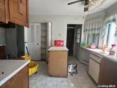 38 Melody Lane Amityville NY 11701