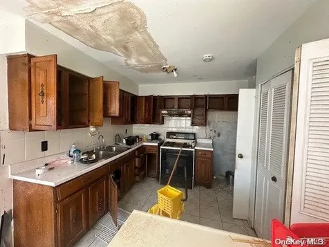 38 Melody Lane Amityville NY 11701