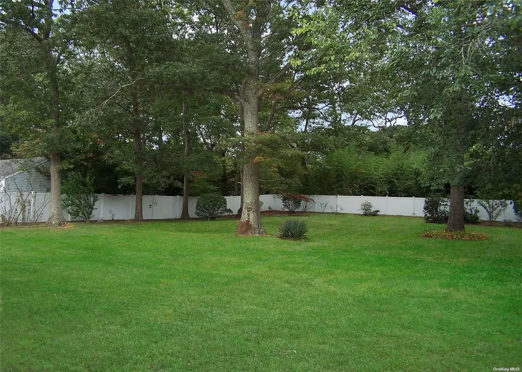 14 Champlin Street Ronkonkoma NY 11779