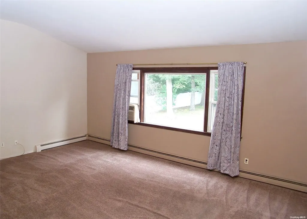 14 Champlin Street Ronkonkoma NY 11779