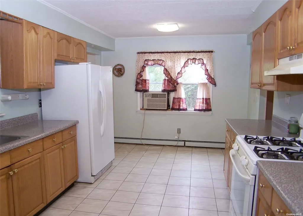 14 Champlin Street Ronkonkoma NY 11779