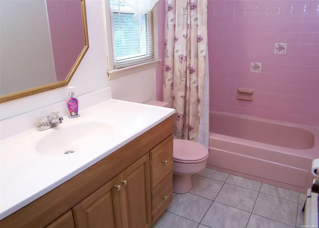 14 Champlin Street Ronkonkoma NY 11779
