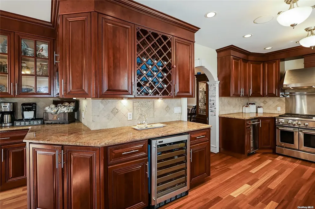 462 W Beech Street Long Beach NY 11561