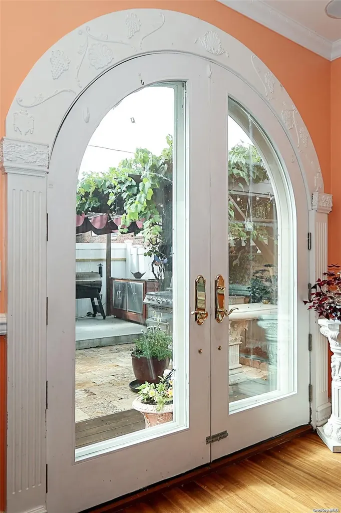 462 W Beech Street Long Beach NY 11561