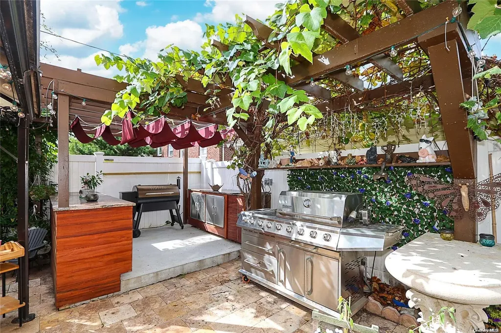 462 W Beech Street Long Beach NY 11561