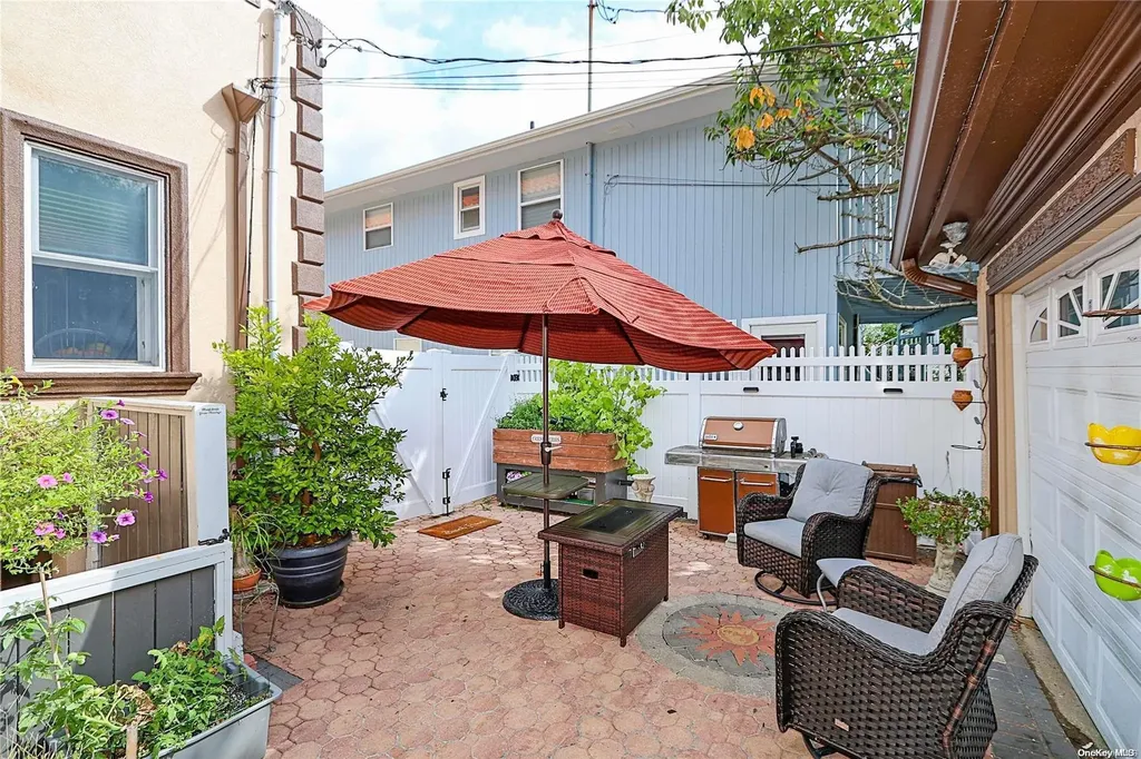 462 W Beech Street Long Beach NY 11561