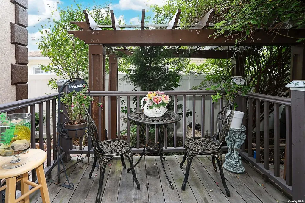 462 W Beech Street Long Beach NY 11561