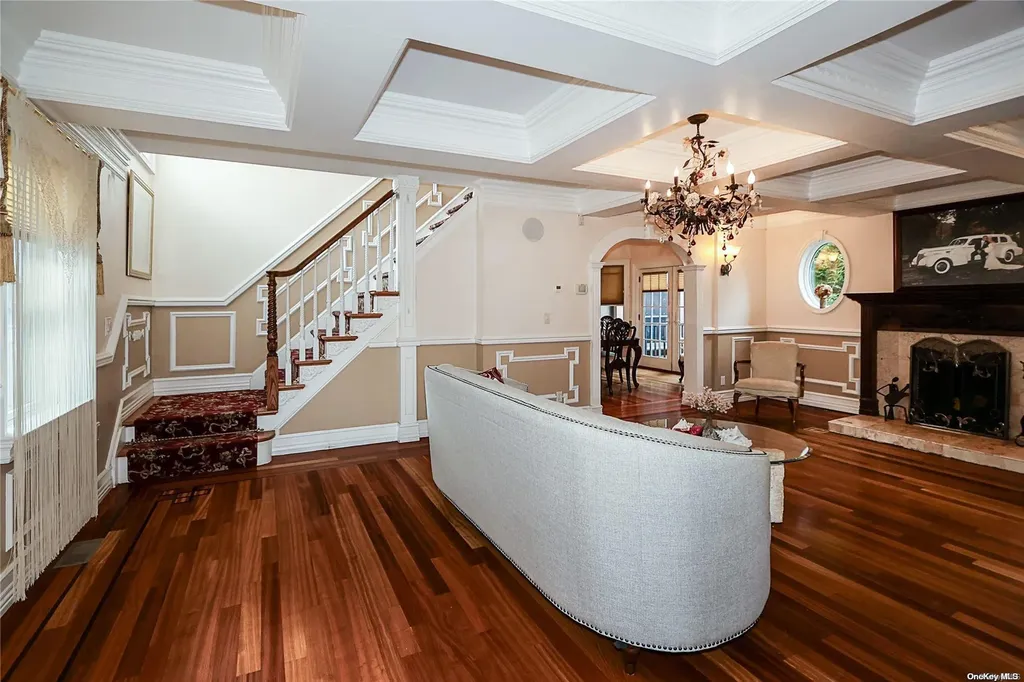 462 W Beech Street Long Beach NY 11561