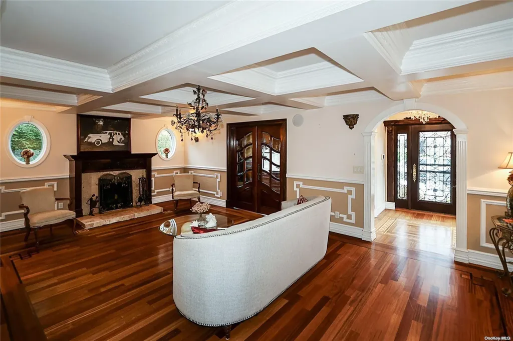 462 W Beech Street Long Beach NY 11561