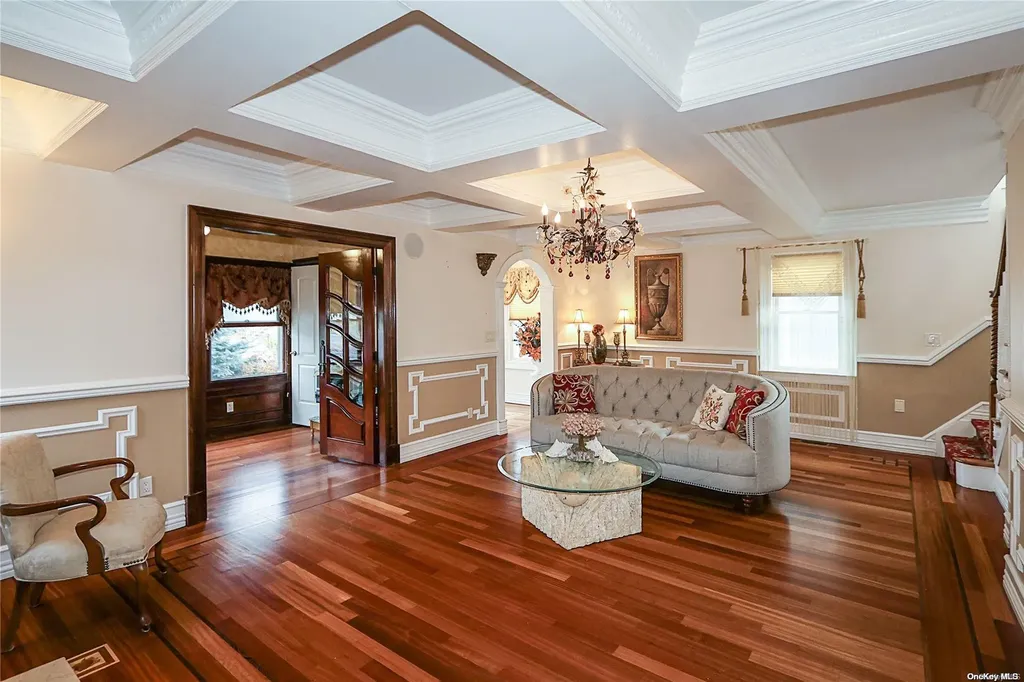 462 W Beech Street Long Beach NY 11561