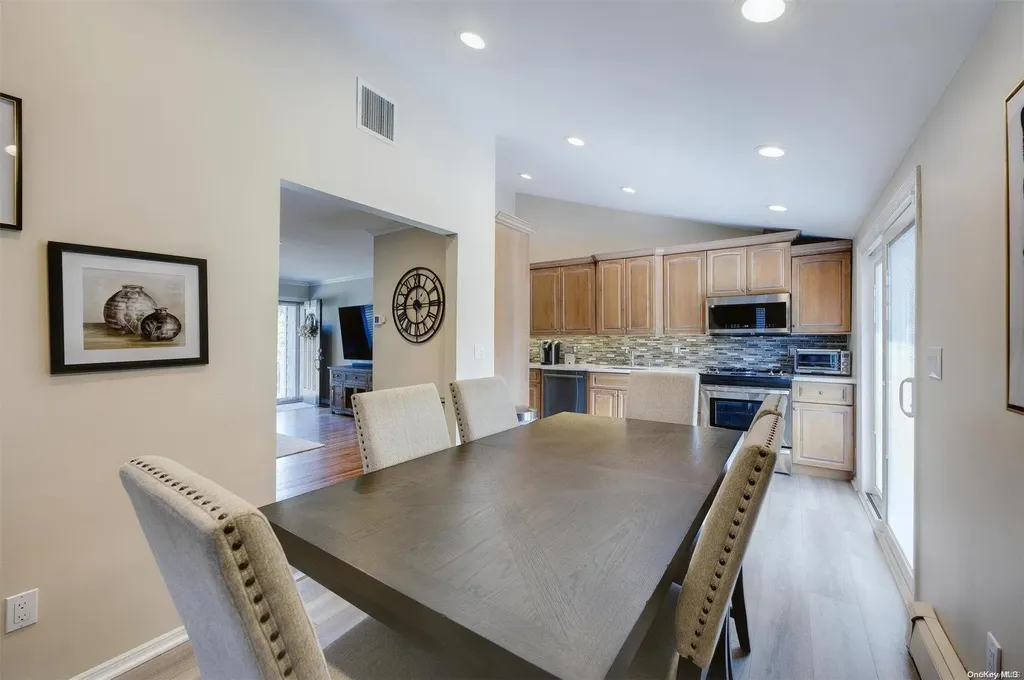 16 Pittoni Drive Commack NY 11725