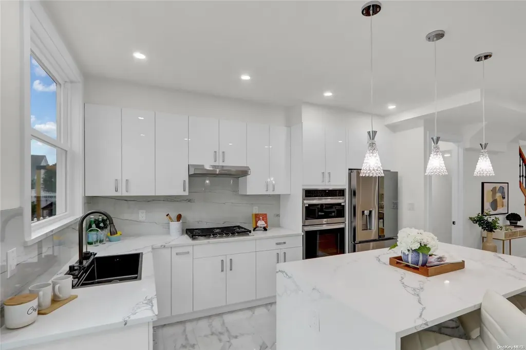 521 7th Avenue New Hyde Park NY 11040