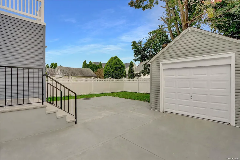 521 7th Avenue New Hyde Park NY 11040