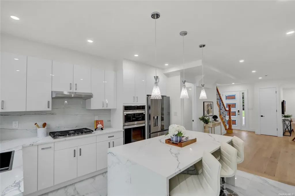 521 7th Avenue New Hyde Park NY 11040