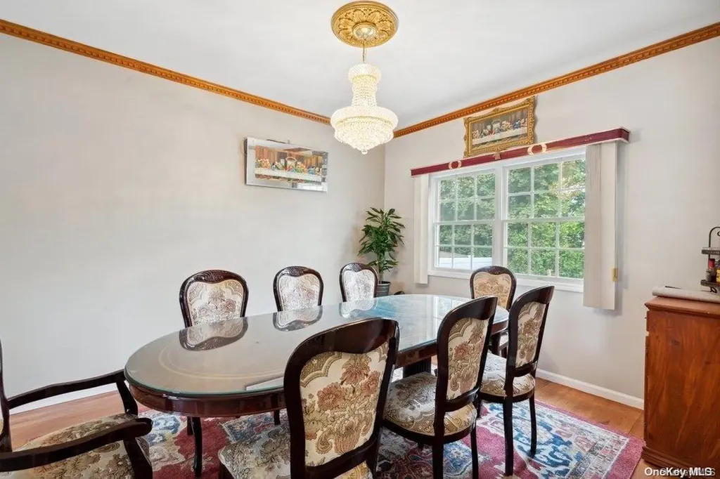 105 Paolo Court Plainview NY 11803