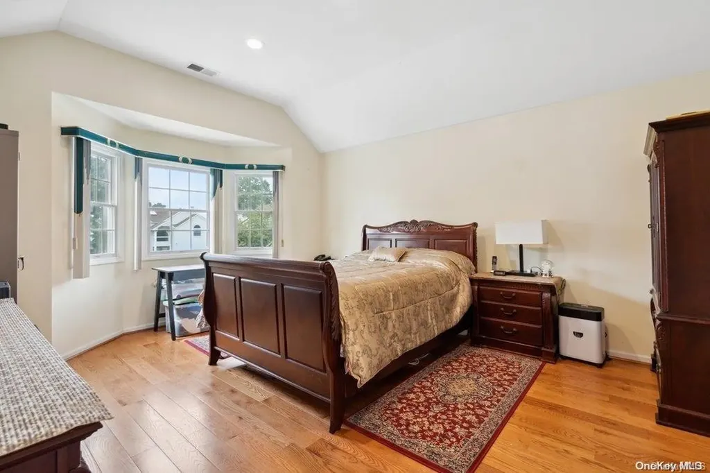 105 Paolo Court Plainview NY 11803