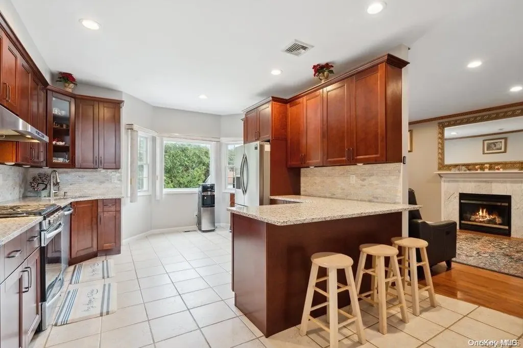 105 Paolo Court Plainview NY 11803